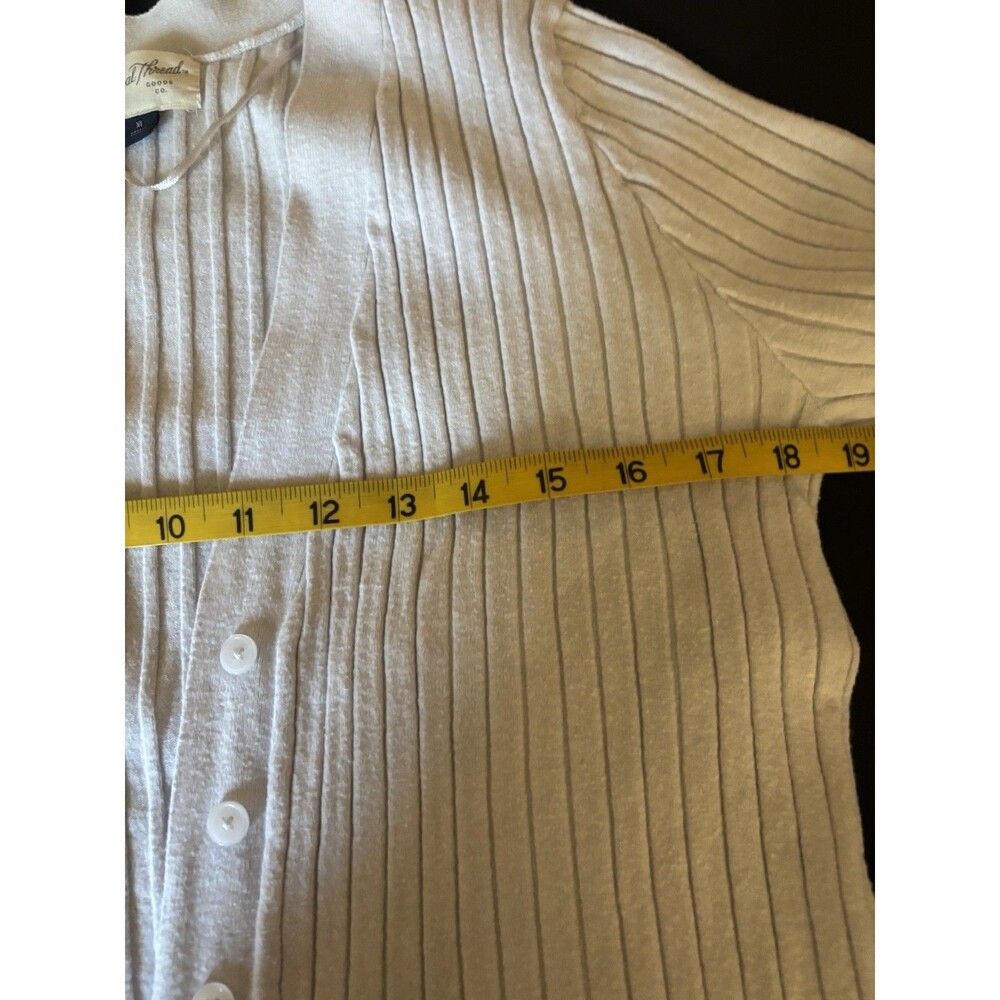 Universal Thread Beige XL Cardigan. Buttons - Picture 8 of 10